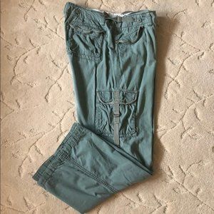 American Eagle Women's Green Cargo Pants